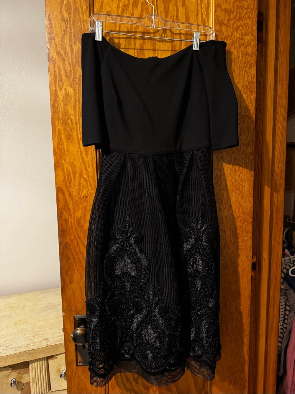 Gianni Bini Black Off-Shoulder Embroidered Midi Dress